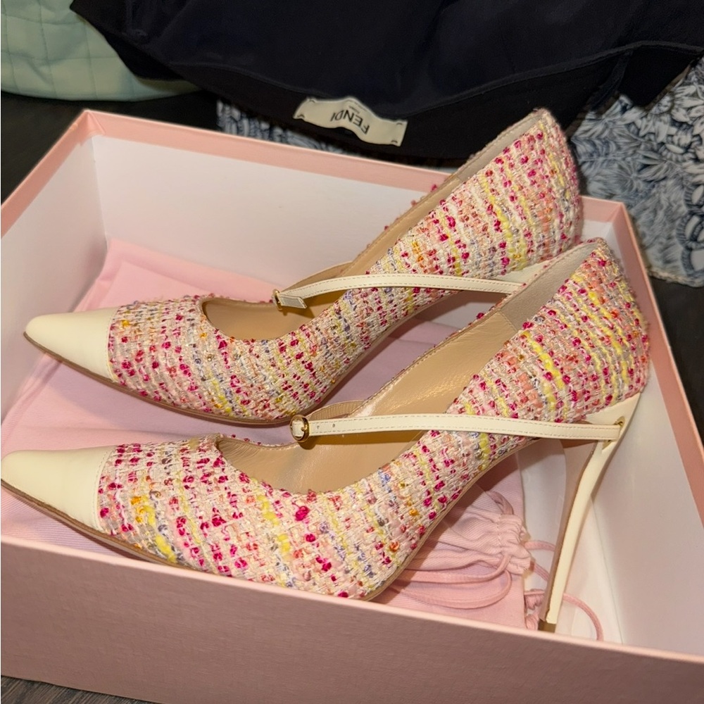 NWT Jennifer Chamandi pump